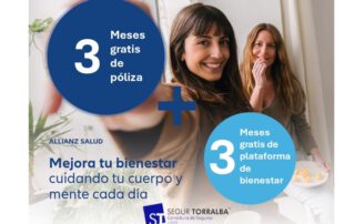 Dos chicas sonríen bajo la venta de casa porque han contratado el seguro de salud con Segur Torralba. Nuestro seguro de salud ofrece cobertura integral, desde consultas médicas hasta hospitalización y cirugía.